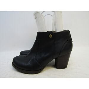 Clarks Indigo Womens Size 9 M Black Leather Zip Ankle Fashion Boots Bootie
